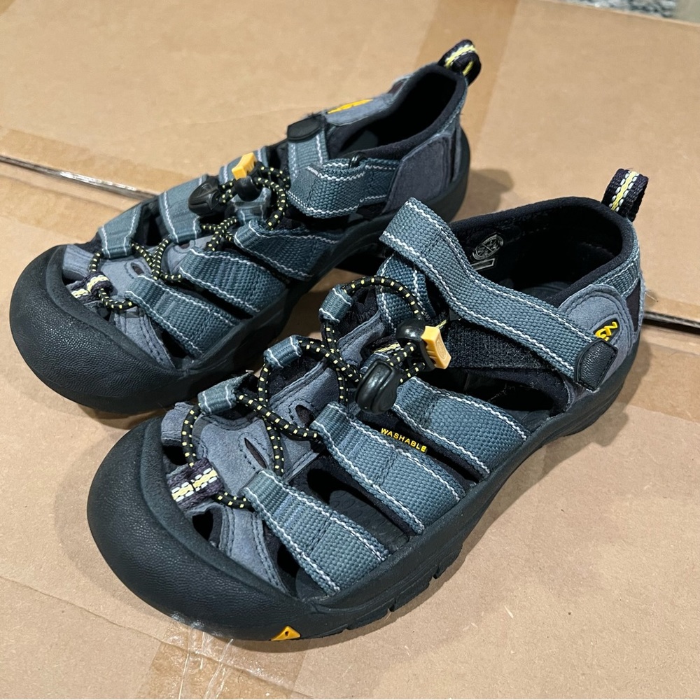 KEEN Newport H2 Sandals in Grey, NEW, Size 1 - Picture 3 of 6